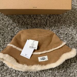 UGG Cream Sheepskin Bucket Hat Women size S/M